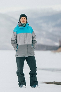 Ski and snowboard clothing rental