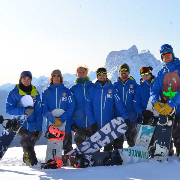 Maestri scuola snowboard Cortina